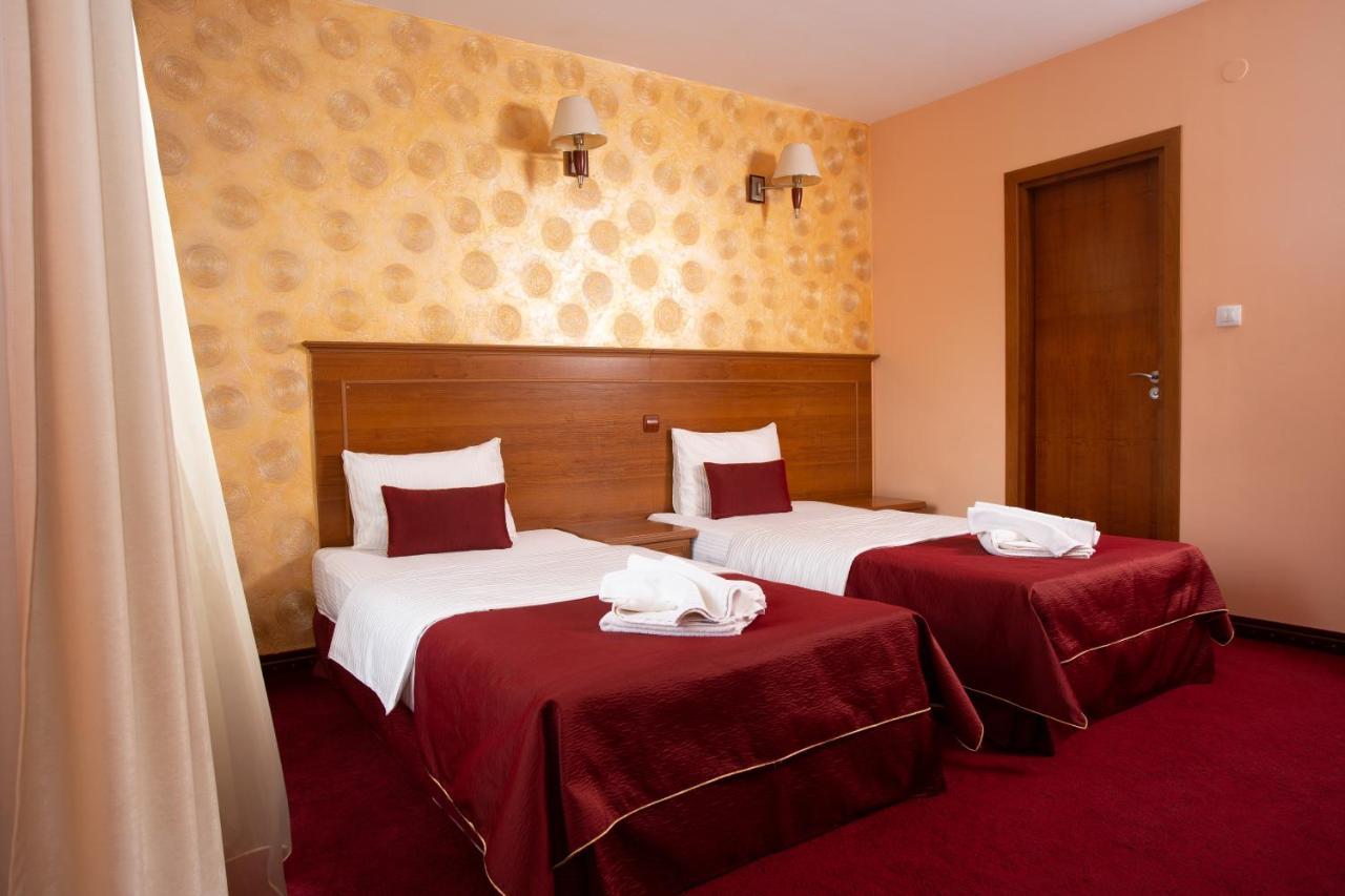 Contessa Hotel Шумен Экстерьер фото