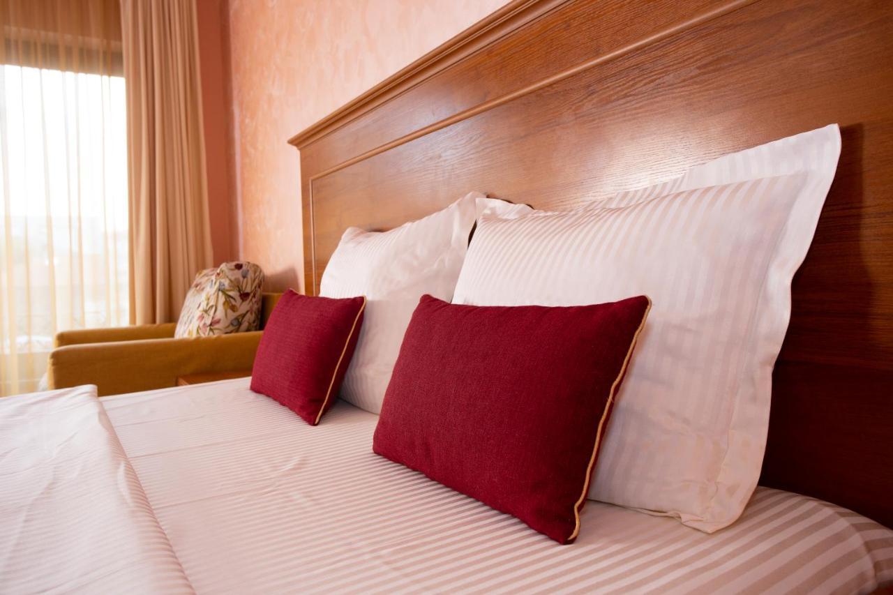 Contessa Hotel Шумен Экстерьер фото