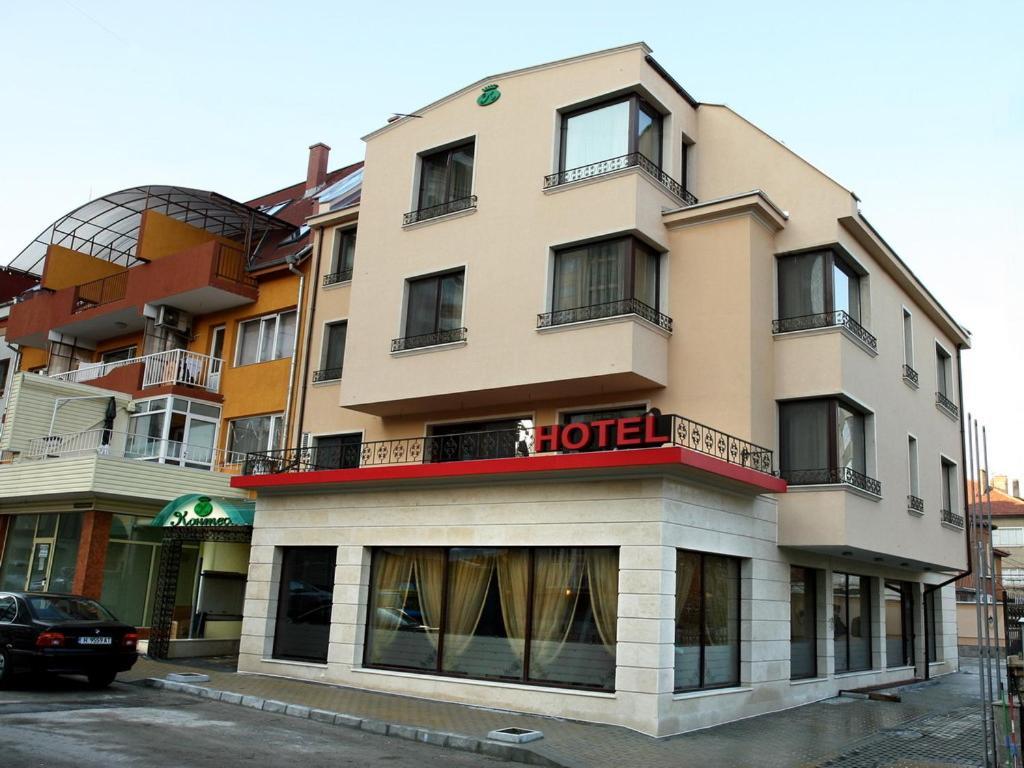 Contessa Hotel Шумен Экстерьер фото